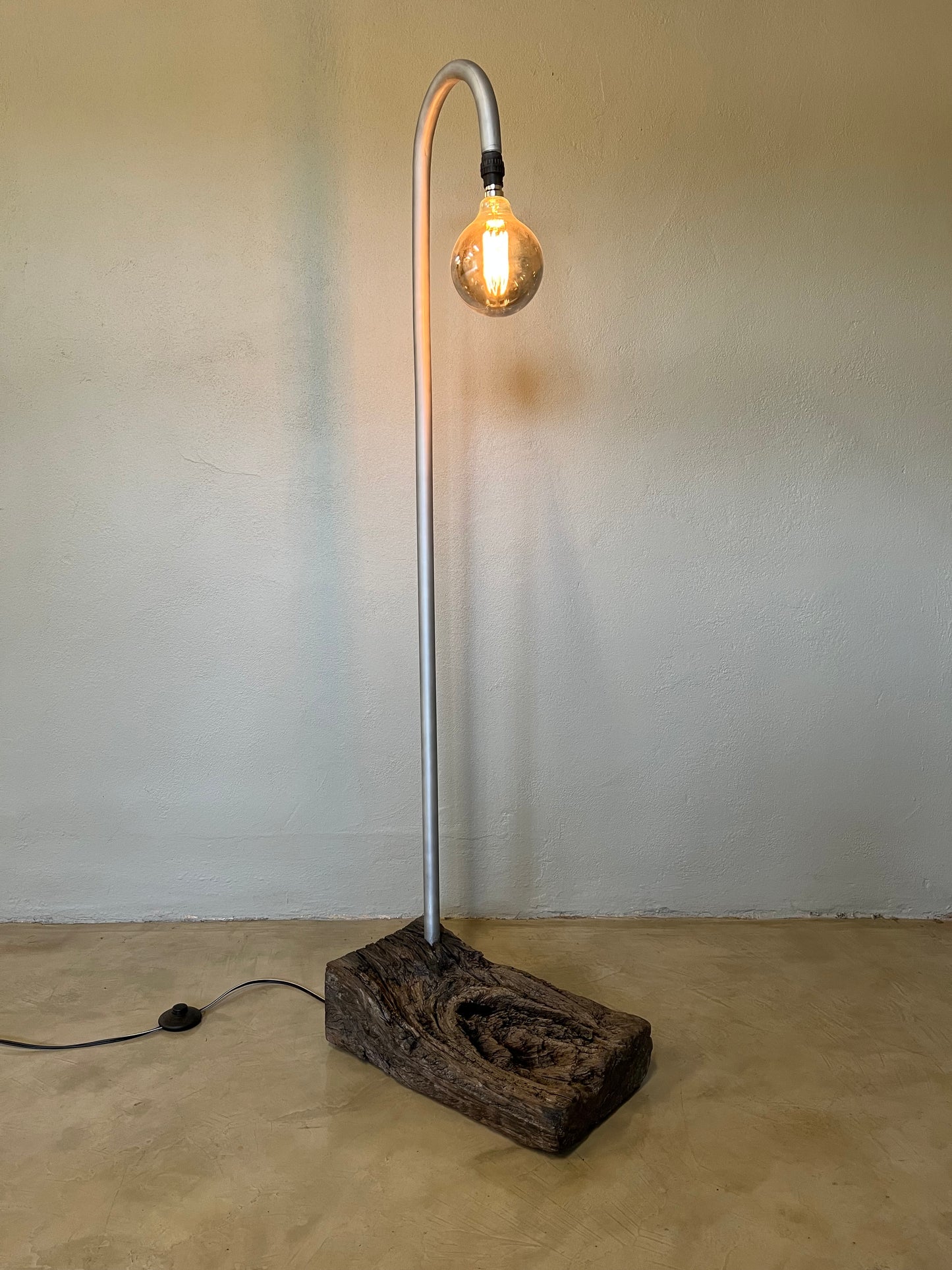 Standing Lamp - Aluminium