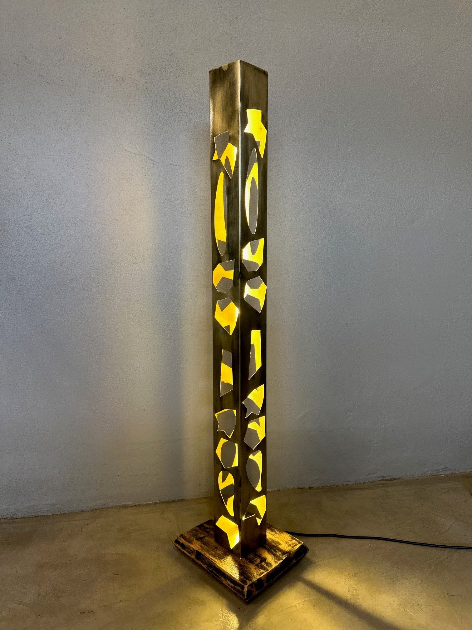 Square Brass Standing LED Lamp – CuTree