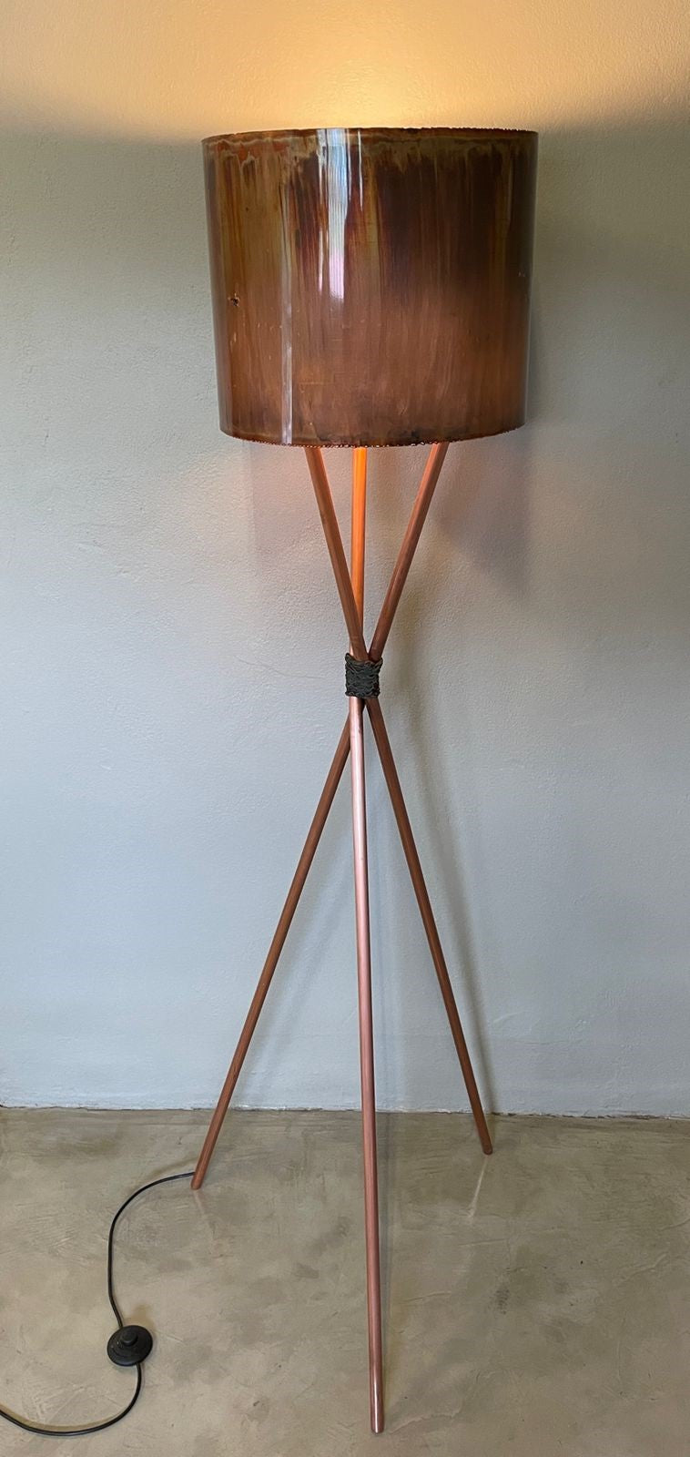 Tripod Lamp - Large